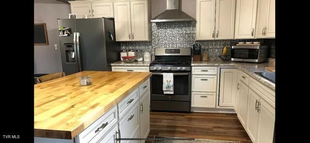 179 Cloverleaf Drive, Bristol, VA 24202