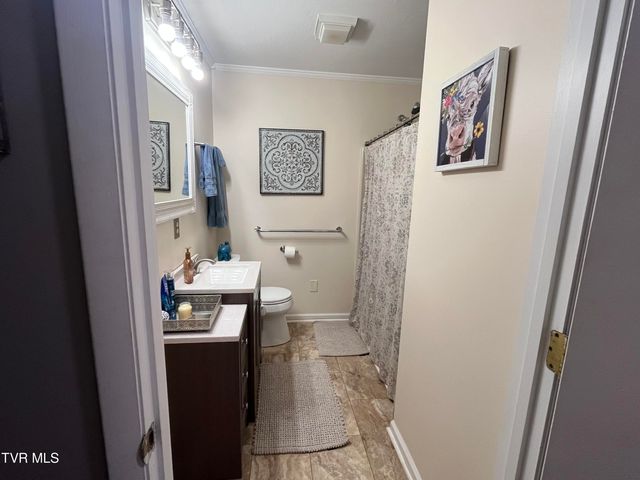 179 Cloverleaf Drive, Bristol, VA 24202