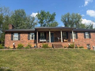 179 Cloverleaf Drive, Bristol, VA 24202