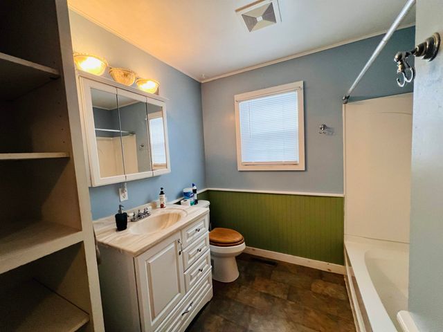 583 Pinehurst Street, Lyndon, VT 05851