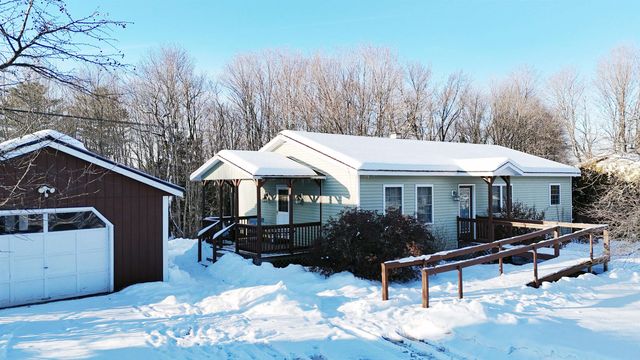 583 Pinehurst Street, Lyndon, VT 05851