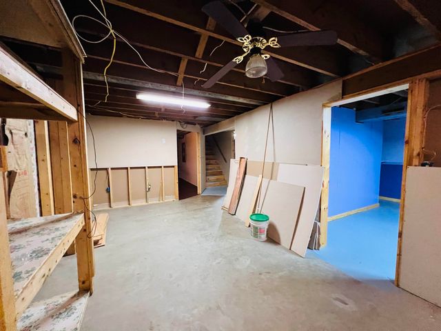 583 Pinehurst Street, Lyndon, VT 05851