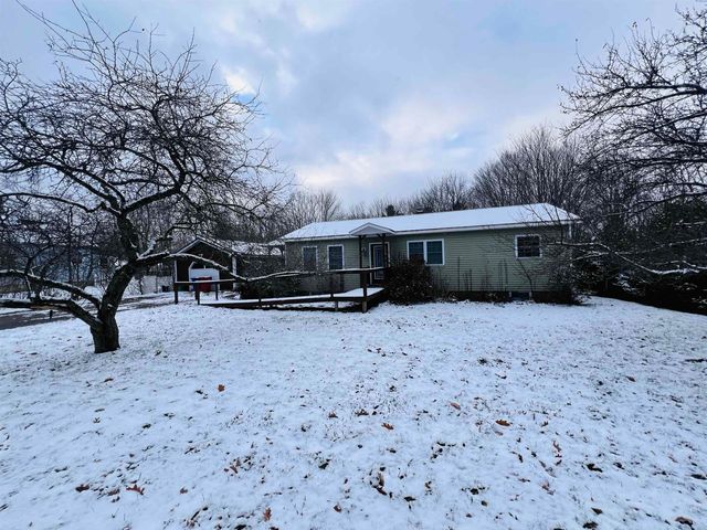 583 Pinehurst Street, Lyndon, VT 05851