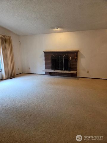 7514 Locust Avenue E, Bonney Lake, WA 98391