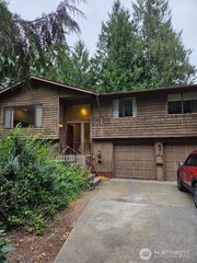7514 Locust Avenue E, Bonney Lake, WA 98391