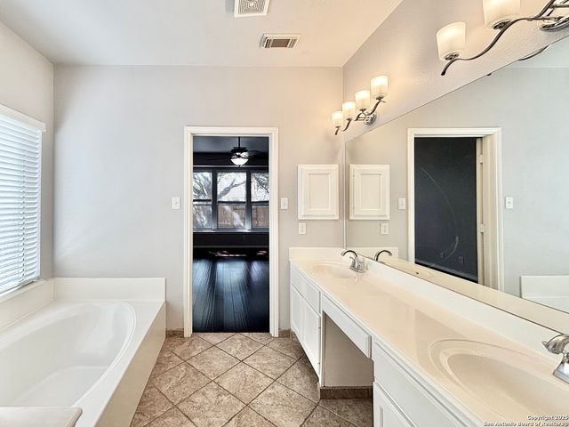 1326 Delmont, San Antonio, TX 78258