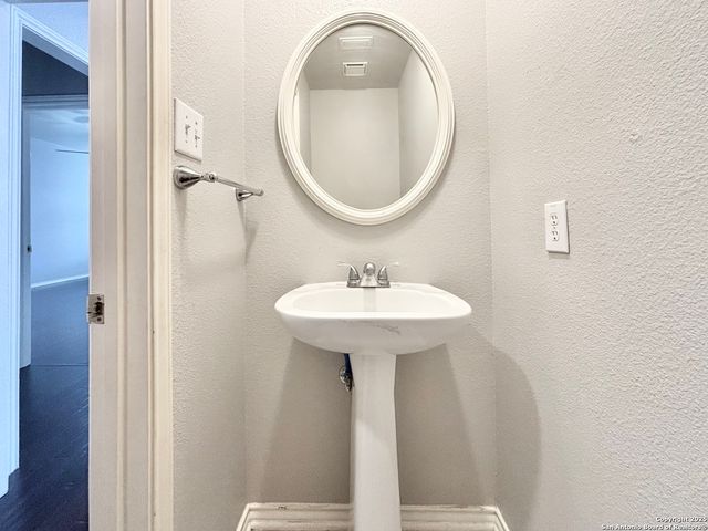 1326 Delmont, San Antonio, TX 78258