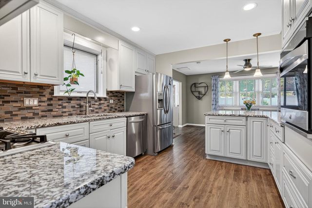 202 WELLINGTON DR, Marlton, NJ 08053