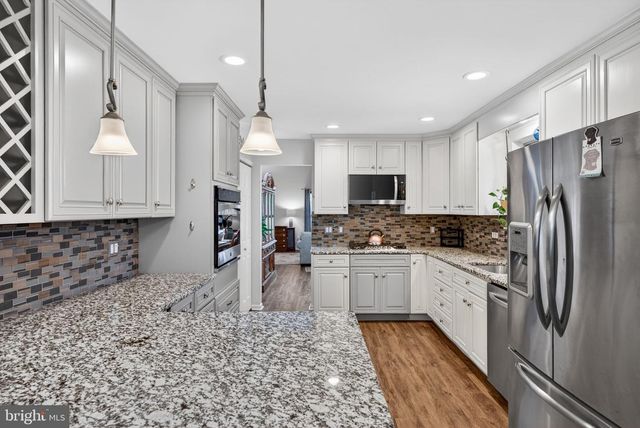 202 WELLINGTON DR, Marlton, NJ 08053