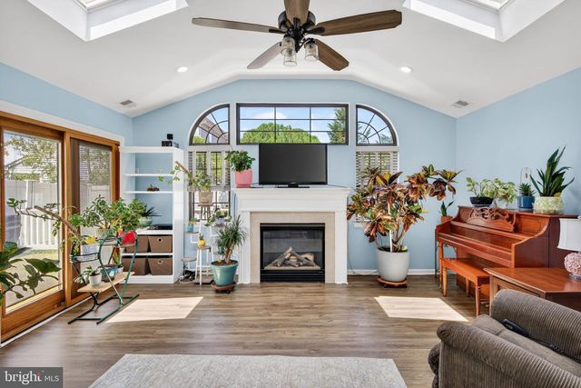 202 WELLINGTON DR, Marlton, NJ 08053