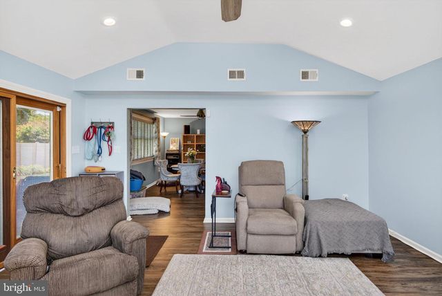 202 WELLINGTON DR, Marlton, NJ 08053