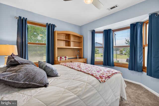202 WELLINGTON DR, Marlton, NJ 08053