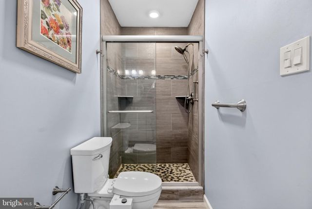 202 WELLINGTON DR, Marlton, NJ 08053