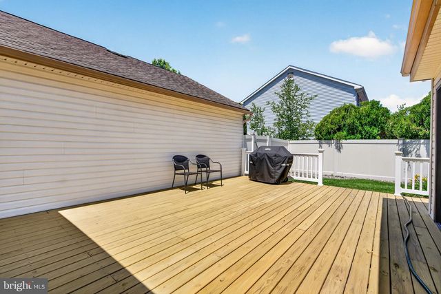 202 WELLINGTON DR, Marlton, NJ 08053