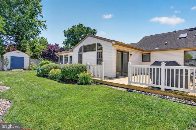 202 WELLINGTON DR, Marlton, NJ 08053