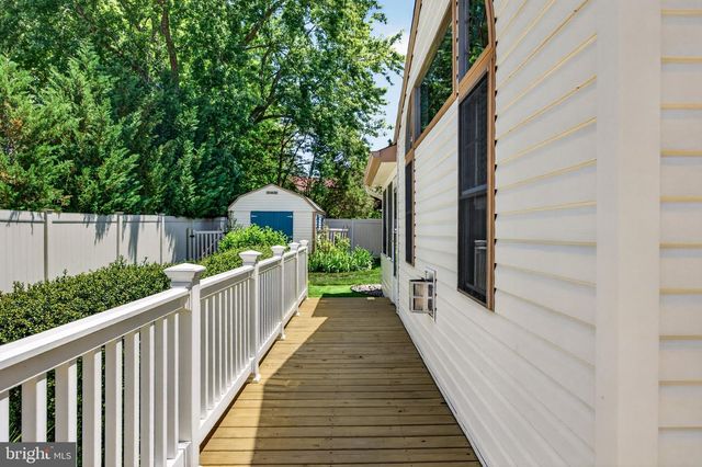 202 WELLINGTON DR, Marlton, NJ 08053