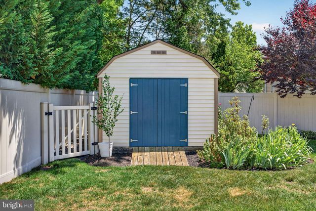 202 WELLINGTON DR, Marlton, NJ 08053