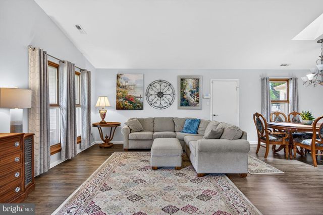 202 WELLINGTON DR, Marlton, NJ 08053