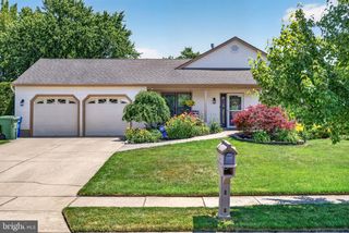 202 WELLINGTON DR, Marlton, NJ 08053