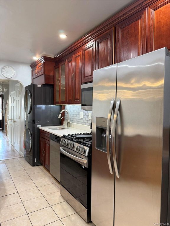 2944 Lurting Avenue, Bronx, NY 10469 — photo 3