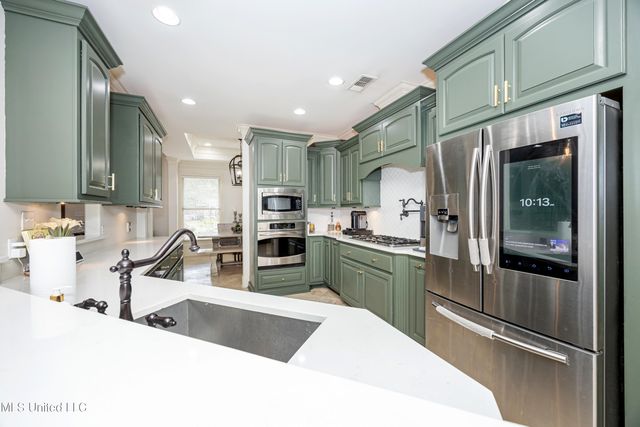 3208 Oakleigh Circle, Ocean Springs, MS 39564