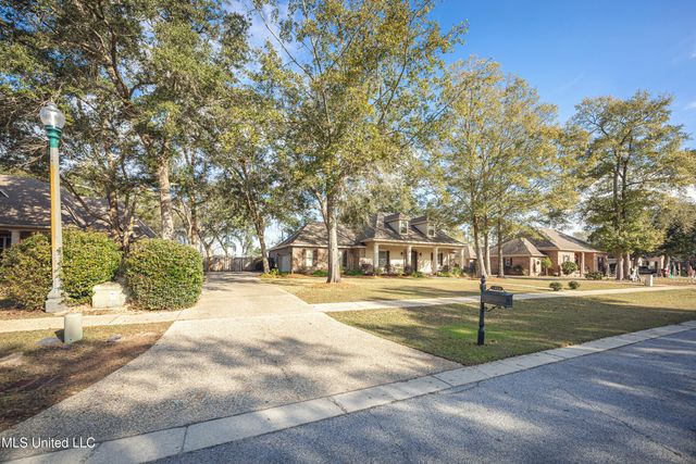 3208 Oakleigh Circle, Ocean Springs, MS 39564