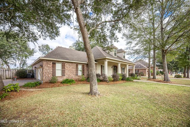 3208 Oakleigh Circle, Ocean Springs, MS 39564