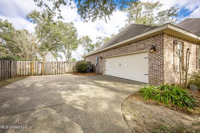 3208 Oakleigh Circle, Ocean Springs, MS 39564