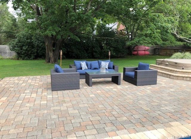 9 Old Mill Lane, Remsenburg, NY 11960