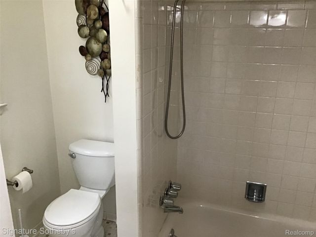 8171 Denwood Drive K-3, Sterling Heights, MI 48312