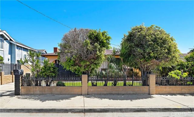 17162 Elm Lane, Huntington Beach, CA 92647