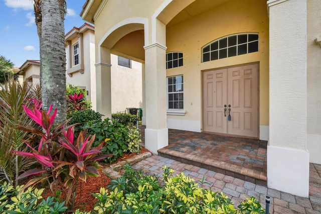 2205 SW Newport Isles Boulevard, Port St. Lucie, FL 34953