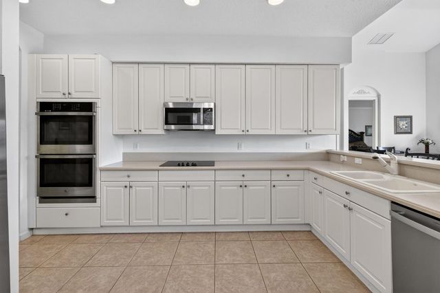 2205 SW Newport Isles Boulevard, Port St. Lucie, FL 34953
