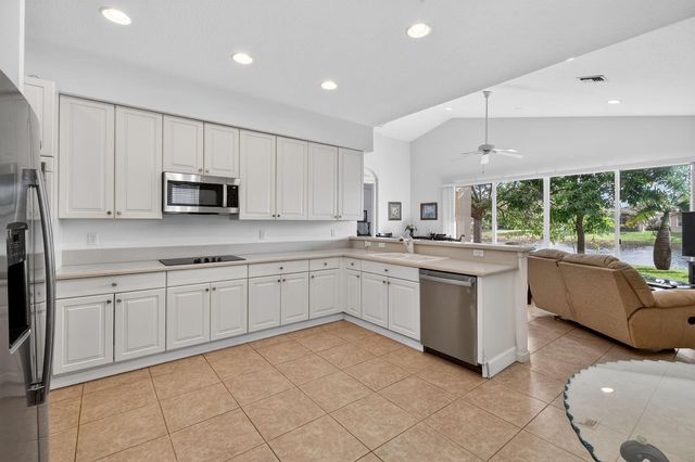 2205 SW Newport Isles Boulevard, Port St. Lucie, FL 34953