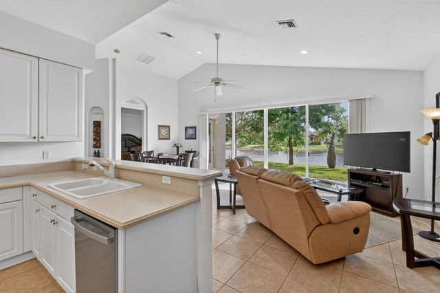 2205 SW Newport Isles Boulevard, Port St. Lucie, FL 34953