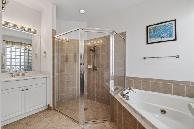 2205 SW Newport Isles Boulevard, Port St. Lucie, FL 34953
