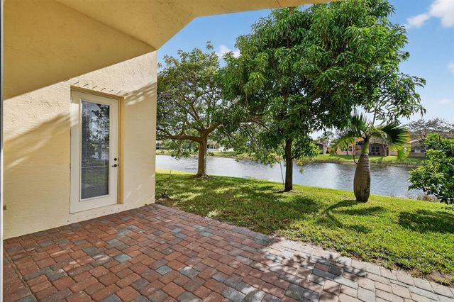 2205 SW Newport Isles Boulevard, Port St. Lucie, FL 34953