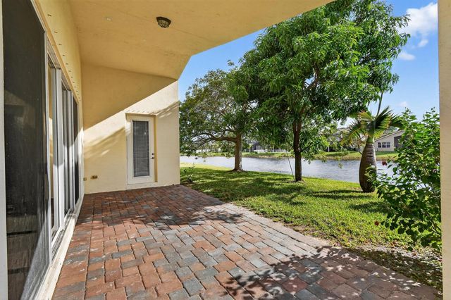 2205 SW Newport Isles Boulevard, Port St. Lucie, FL 34953