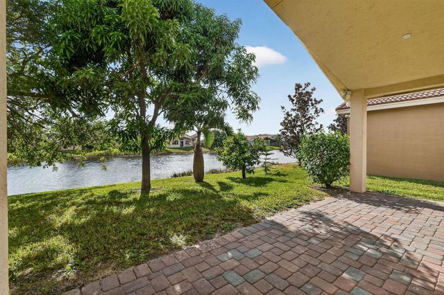 2205 SW Newport Isles Boulevard, Port St. Lucie, FL 34953