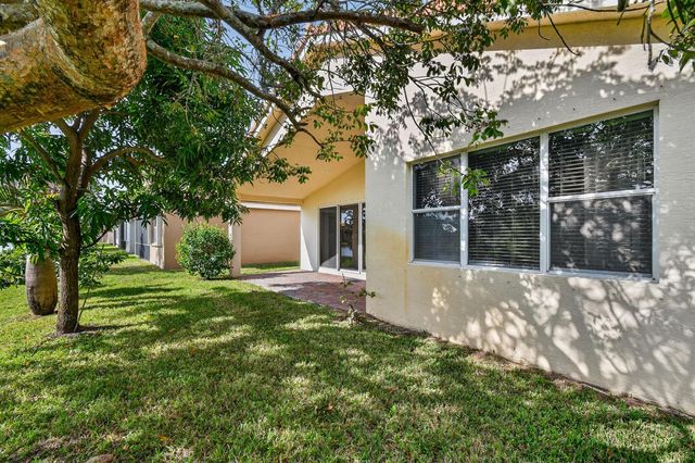 2205 SW Newport Isles Boulevard, Port St. Lucie, FL 34953
