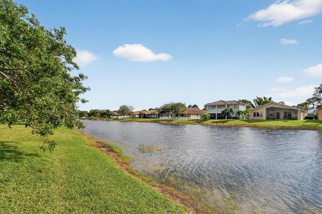 2205 SW Newport Isles Boulevard, Port St. Lucie, FL 34953