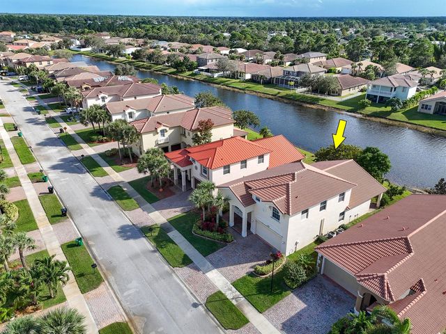 2205 SW Newport Isles Boulevard, Port St. Lucie, FL 34953