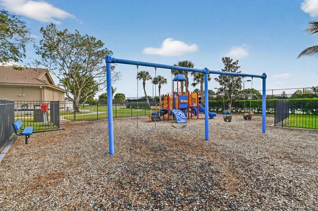2205 SW Newport Isles Boulevard, Port St. Lucie, FL 34953