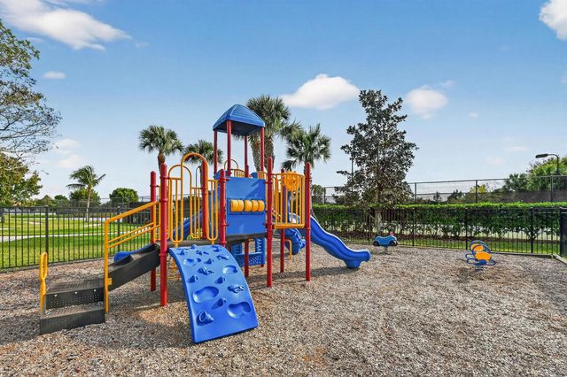 2205 SW Newport Isles Boulevard, Port St. Lucie, FL 34953