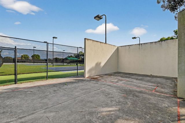 2205 SW Newport Isles Boulevard, Port St. Lucie, FL 34953