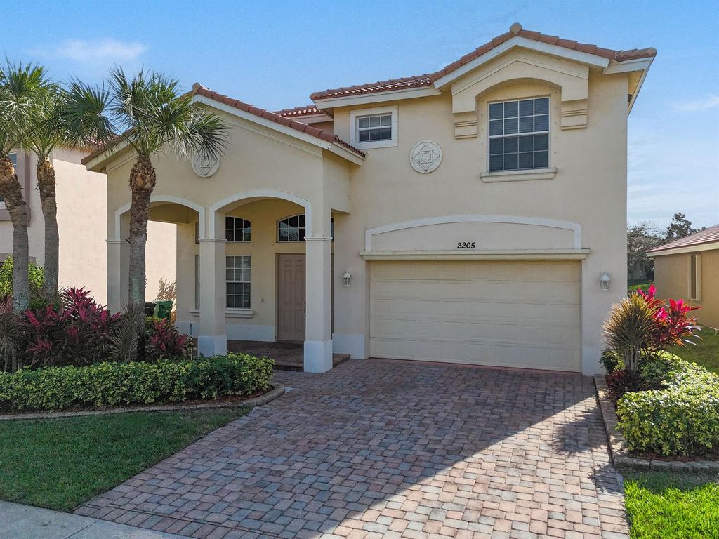 2205 SW Newport Isles Boulevard, Port St. Lucie, FL 34953