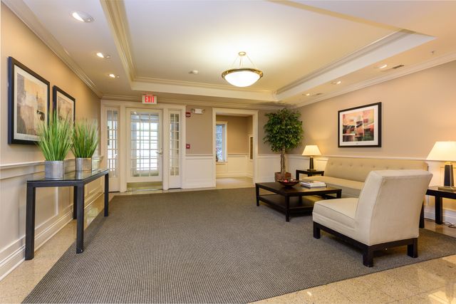 626 Homewood Avenue 405, Highland Park, IL 60035