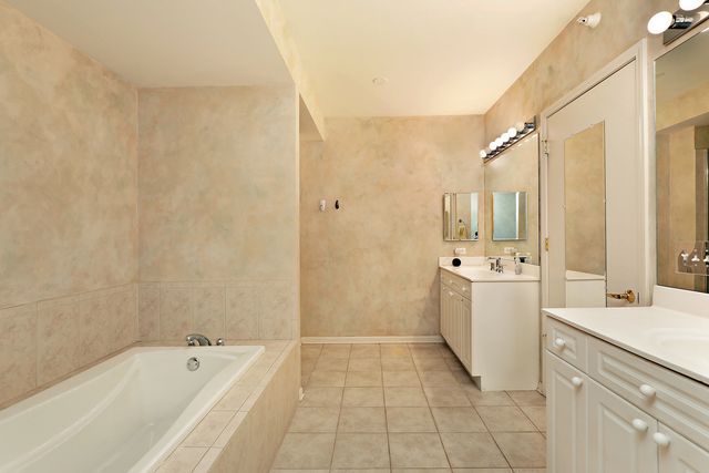 626 Homewood Avenue 405, Highland Park, IL 60035