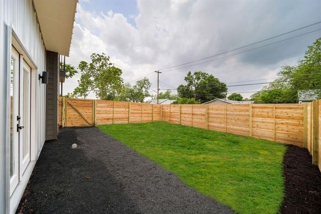 8507 Hathaway DR B, Austin, TX 78757