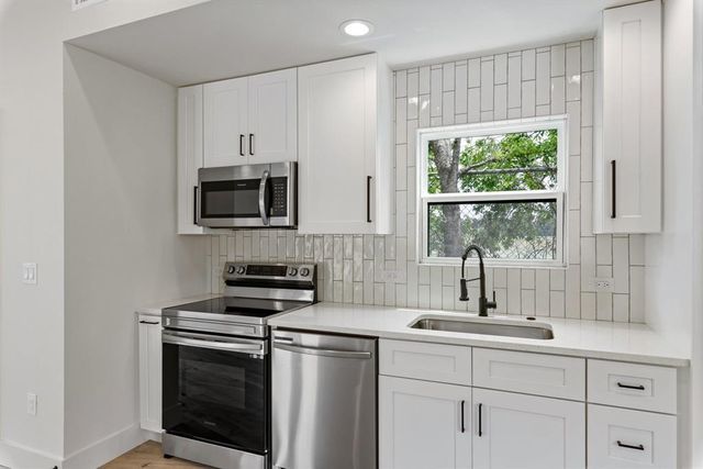8507 Hathaway DR B, Austin, TX 78757
